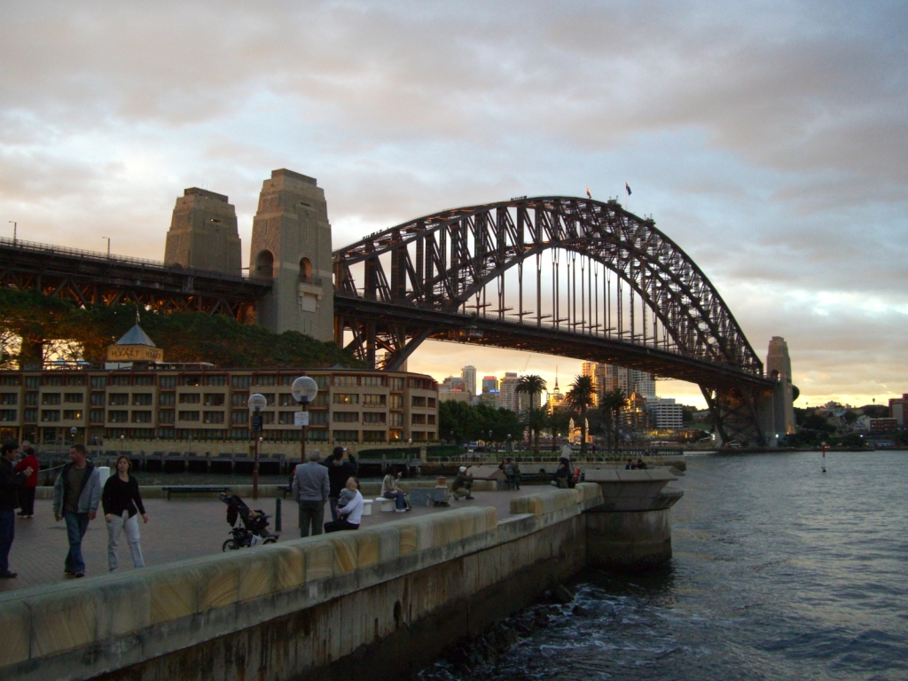 キャンベラで日章旗が下ろされた日